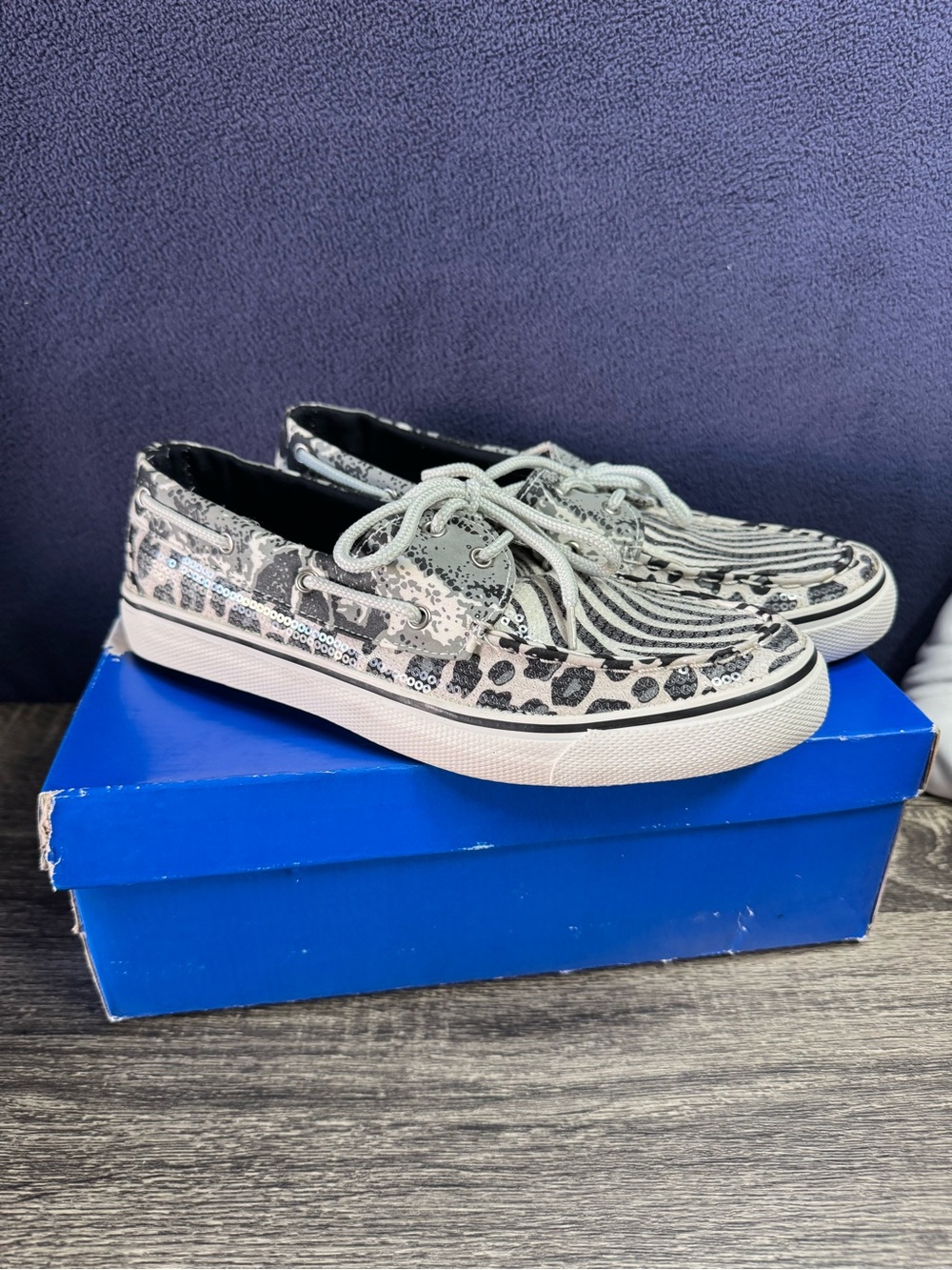 Bluefin Women’s Boat Shoes Size 8 Gray Zebra Leopard Sequin Casual